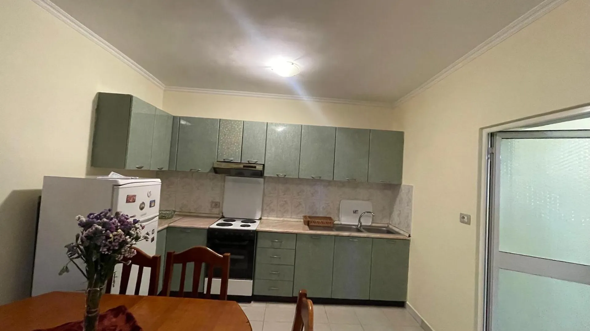 Aza Central Apartment 地拉那