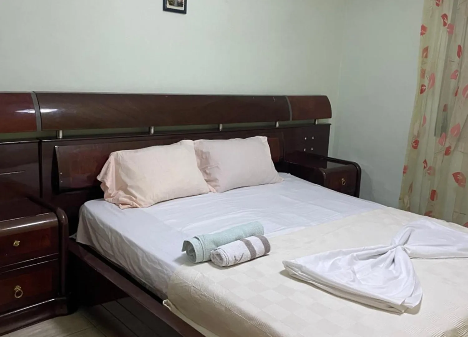 Aza Central Apartment 地拉那